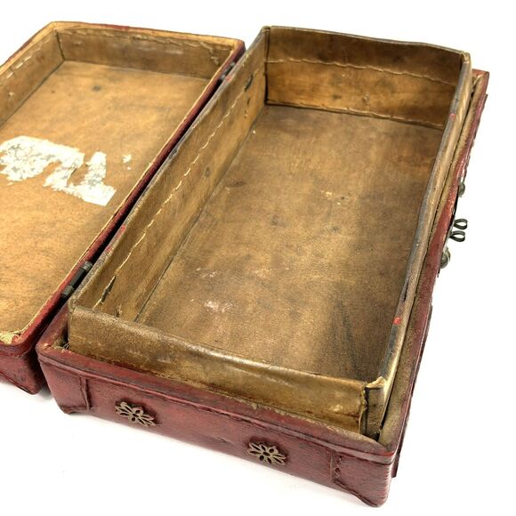 Antique 19th Century Handmade Leather Red Chinese Box Lacquered gold gilt symbol - Picture 12 of 16